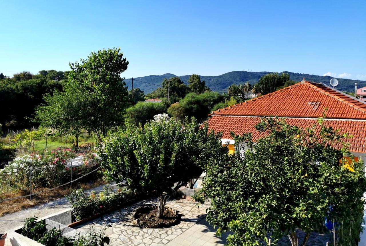 Maria'S Studios Agios Georgios  Buitenkant foto
